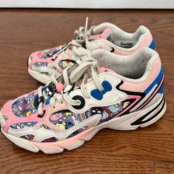 Adidas Hello Kitty Sanrio sneakers - Picture 6 of 7